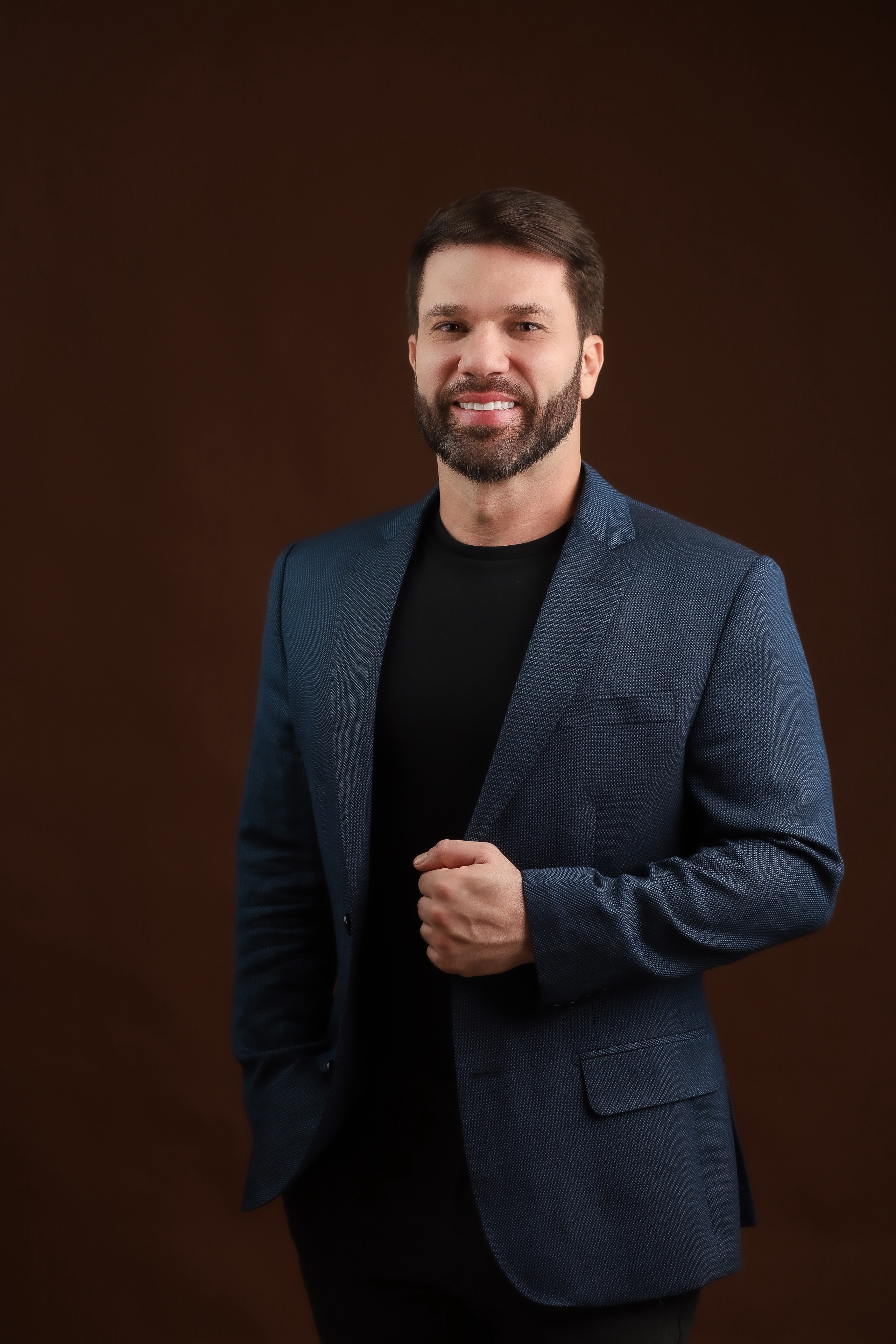 Dr. Leonardo Franklin — Médico especialista em longevidade